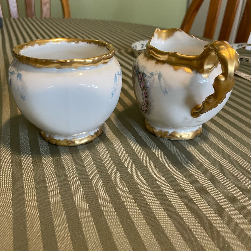 Vintage Gold-Trim Porcelain Creamer and Sugar Set with Floral Wreaths - Picture 4 of 8